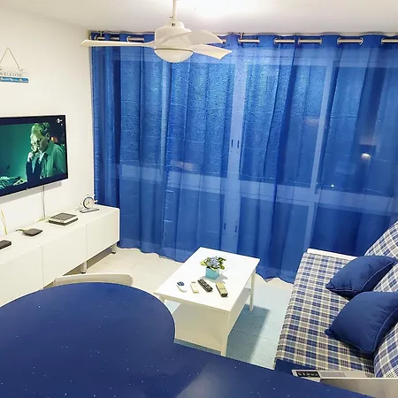 Blue Sky Apartment *
